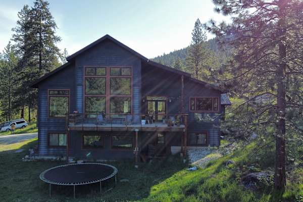 House sit in Leavenworth, WA, US