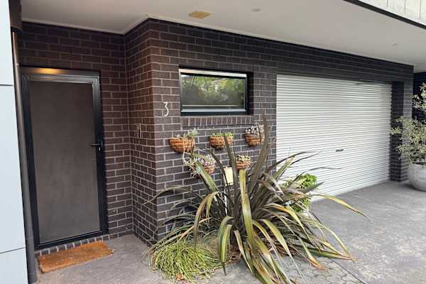 House sit in Melbourne, VIC, Australia