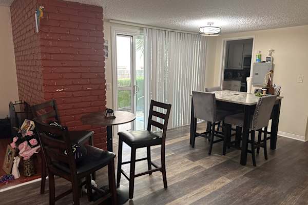 House sit in Los Angeles, CA, US