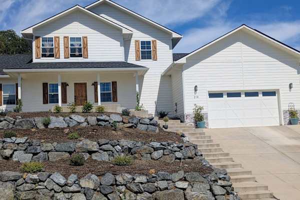House sit in Eagle Point, OR, US