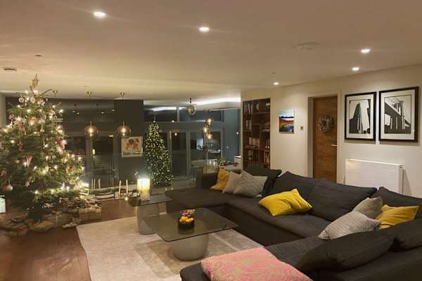 House sit in Farnham, United Kingdom