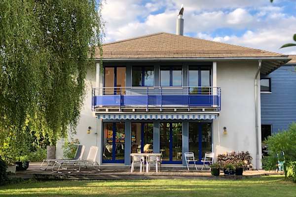 House sit in Saint-Sulpice, Switzerland