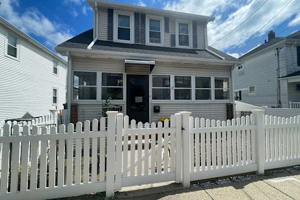 House sit in Boston, MA, US