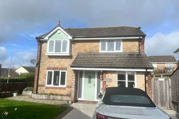 House sit in Saltash, United Kingdom