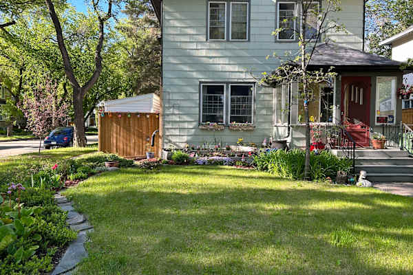 House sit in Saskatoon, SK, Canada