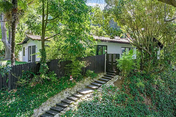 House sit in West Hollywood, CA, US