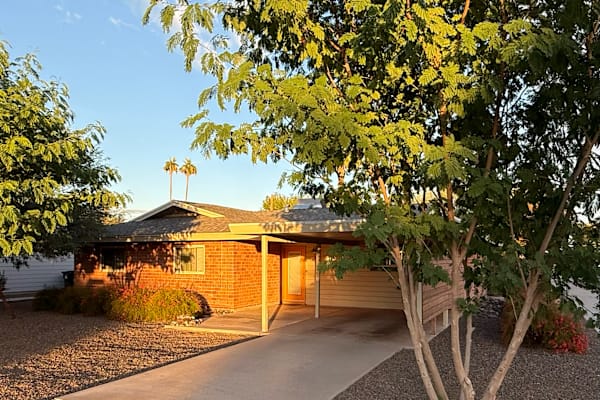 House sit in Phoenix, AZ, US