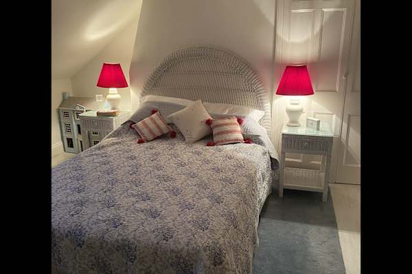 House sit in Lewes, United Kingdom