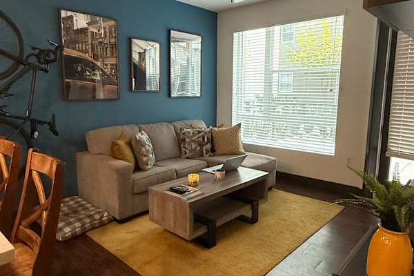 House sit in Anaheim, CA, US