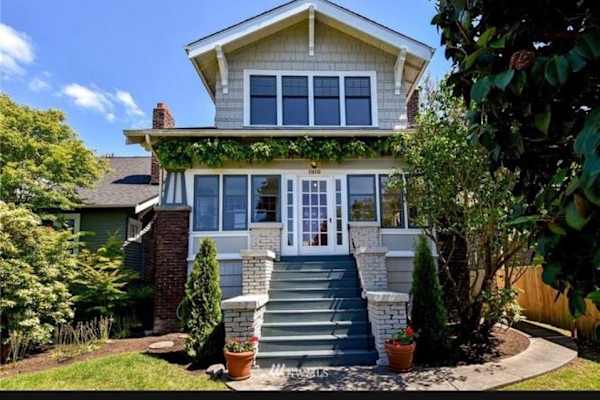 House sit in Queen Anne, WA, US