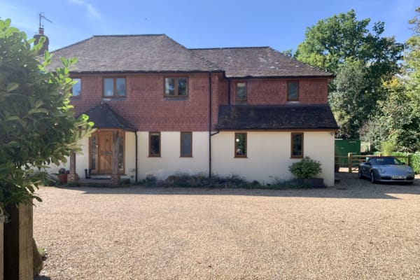 House sit in Godalming, United Kingdom