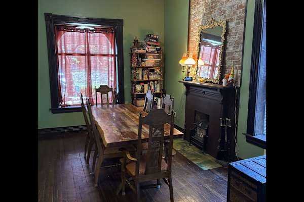 House sit in Kansas City, MO, US