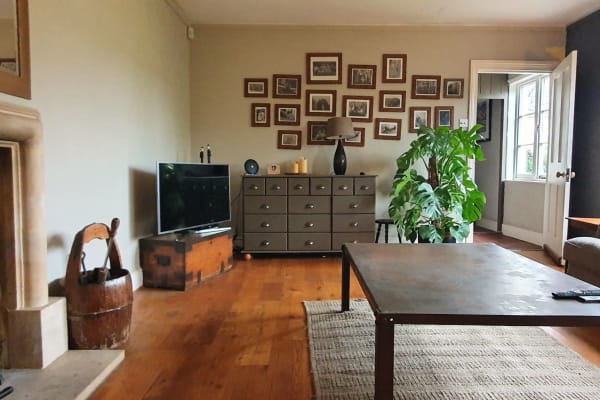 House sit in Dorking, United Kingdom