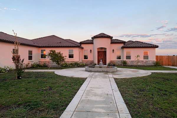 House sit in Lodi, CA, US