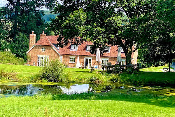 House sit in Newbury, United Kingdom