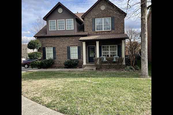 House sit in Nashville, TN, US