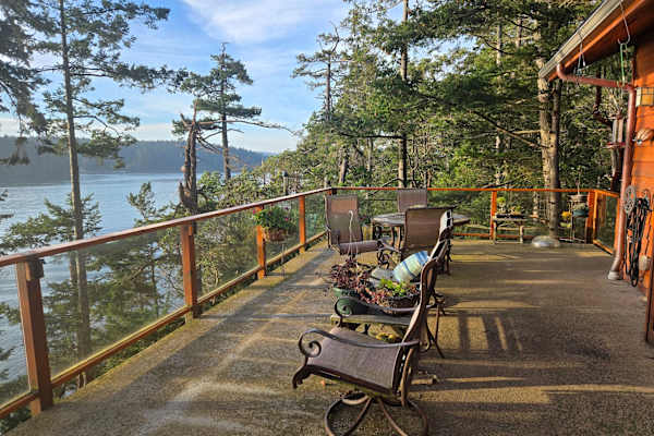 House sit in Eastsound, WA, US