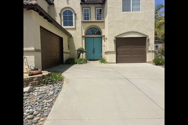 House sit in Carlsbad, CA, US