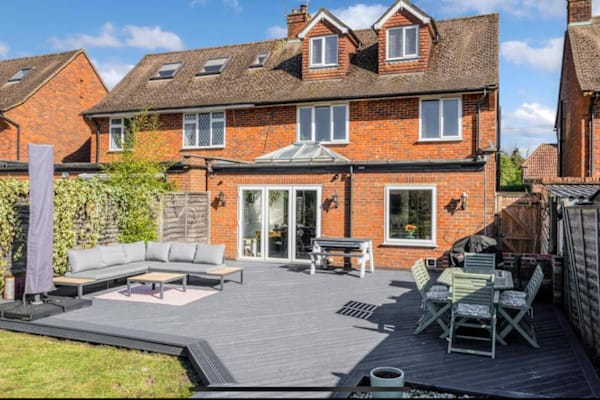 House sit in Walton on the Hill, United Kingdom