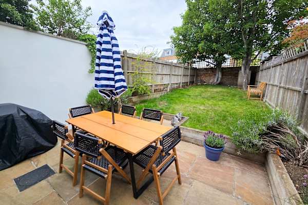 House sit in Wandsworth, United Kingdom