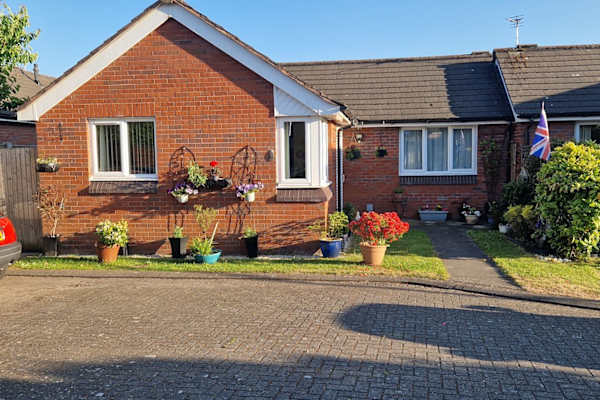 House sit in Chester, United Kingdom