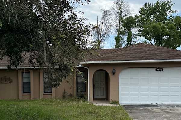 House sit in Weeki Wachee, FL, US