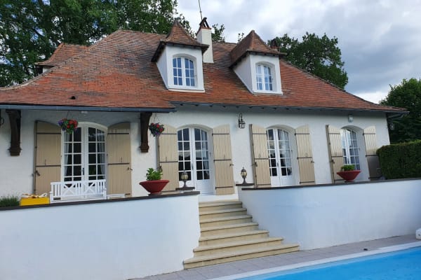 House sit in Saint-Aquilin, France