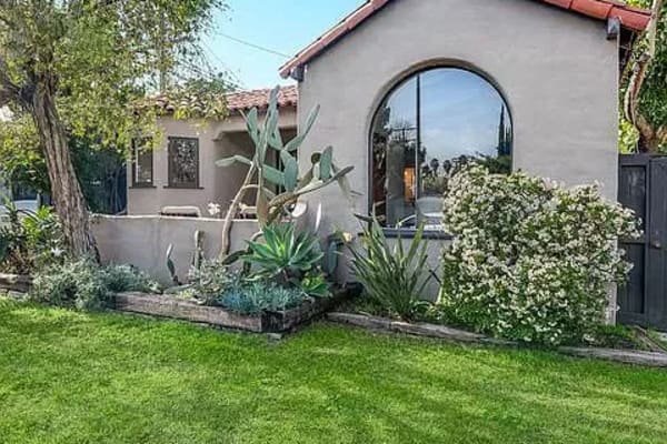 House sit in Culver City, CA, US