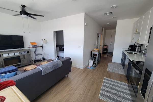 House sit in Las Vegas, NV, US