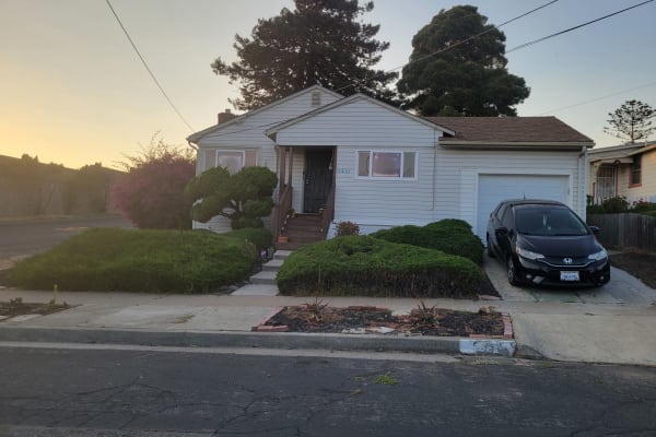 House sit in El Cerrito, CA, US