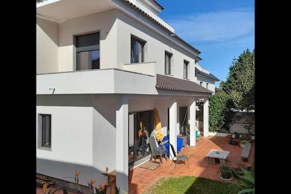 House sit in Cascais, Portugal