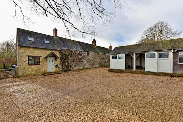 House sit in Brackley, United Kingdom