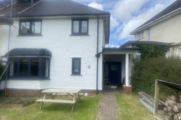 House sit in Cardiff, United Kingdom