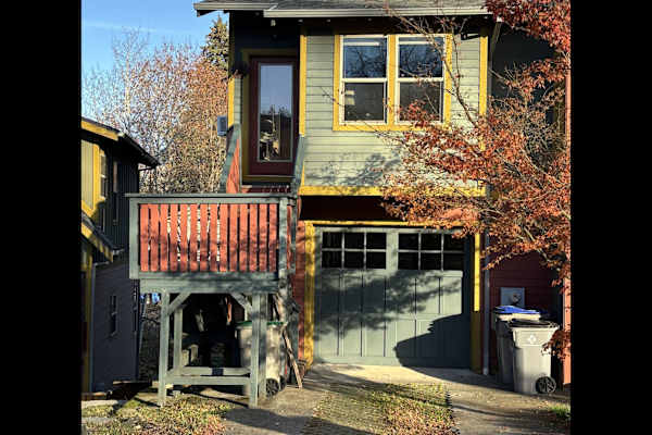 House sit in Hood River, OR, US