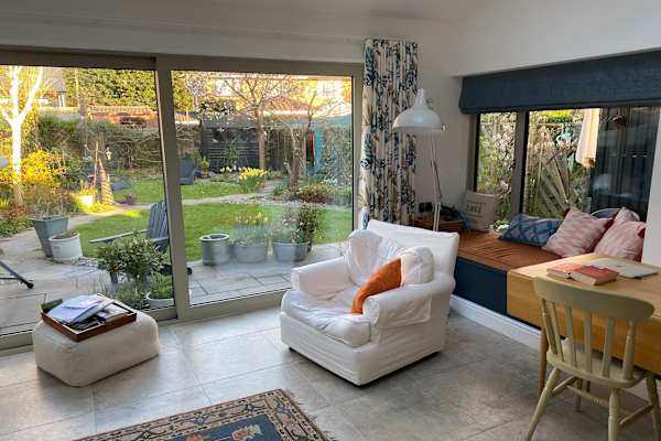 House sit in Cardiff, United Kingdom