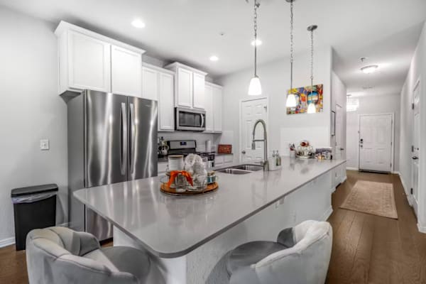 House sit in Austin, TX, US