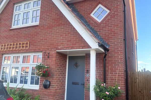 House sit in Berkeley, United Kingdom