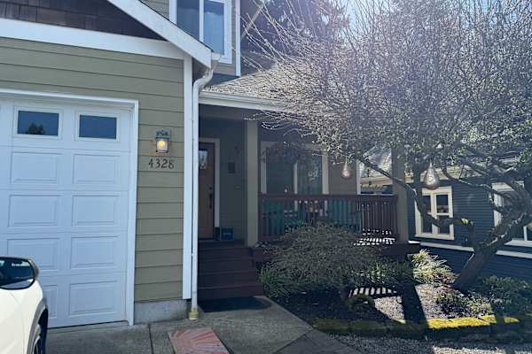 House sit in Tacoma, WA, US