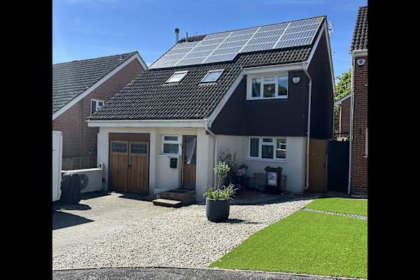 House sit in Colden Common, United Kingdom