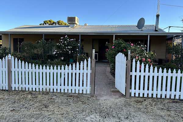 House sit in Pingelly, WA, Australia
