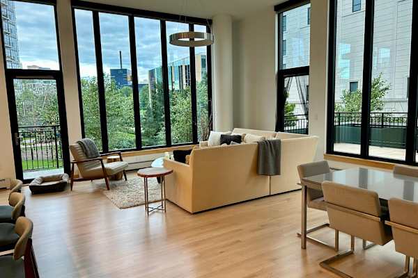 House sit in Minneapolis, MN, US