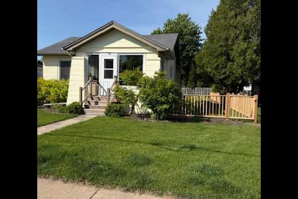 House sit in Neenah, WI, US