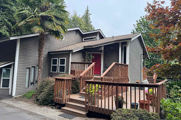 House sit in Port Orchard, WA, US