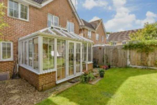 House sit in Horsham, United Kingdom