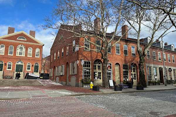 House sit in Salem, MA, US