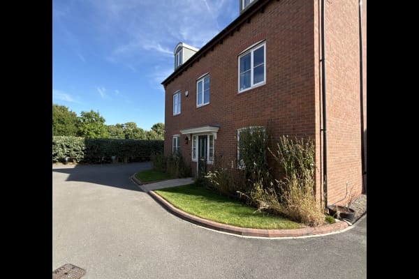 House sit in Bingham, United Kingdom