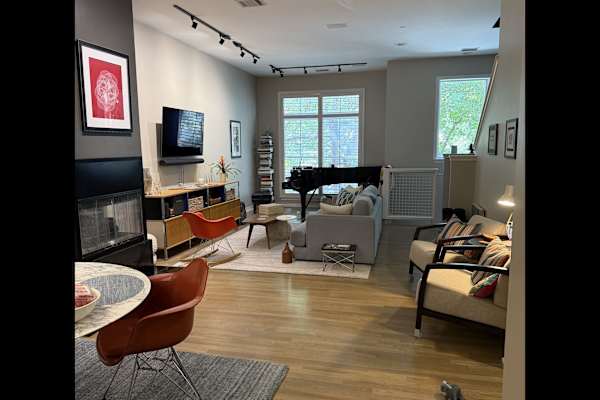 House sit in Dallas, TX, US
