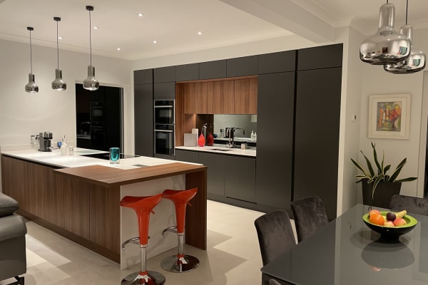 House sit in Glasgow, United Kingdom