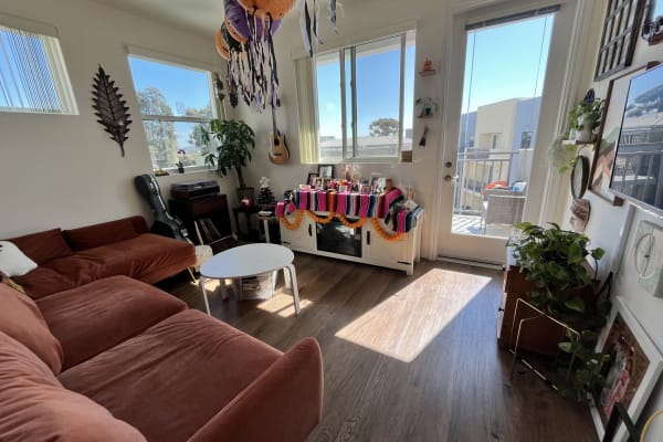 House sit in Ventura, CA, US