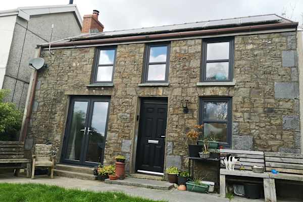 House sit in Brynamman, United Kingdom